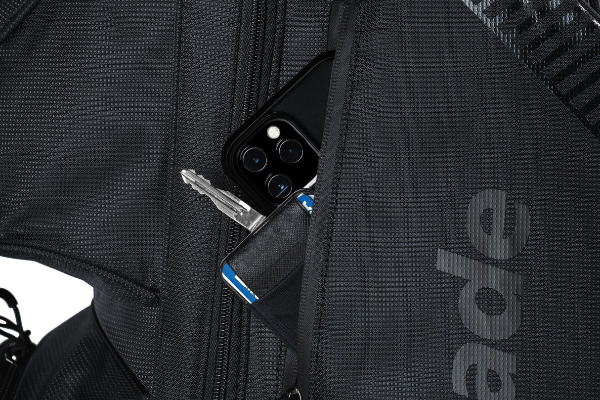 Taylor Made 2026 Pro Cartbag, Schwarz - Golflaedchen.de