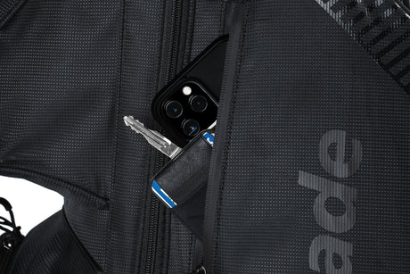 Taylor Made 2026 Pro Cartbag, Schwarz - Golflaedchen.de