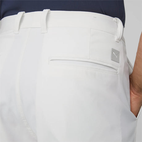 Puma Golf Dealer Herren Shorts, Weiß - Golflaedchen.de