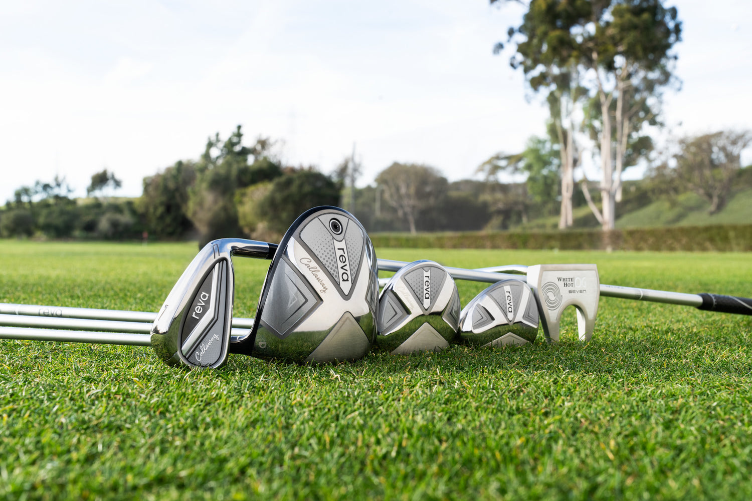 Callaway REVA 2026 Damen Komplettset / Golfset, Schwarz, Rechtshand, +0,5 inch länger - Golflaedchen.de